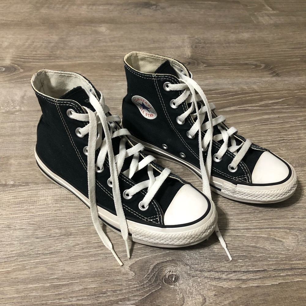 Black hightop converse